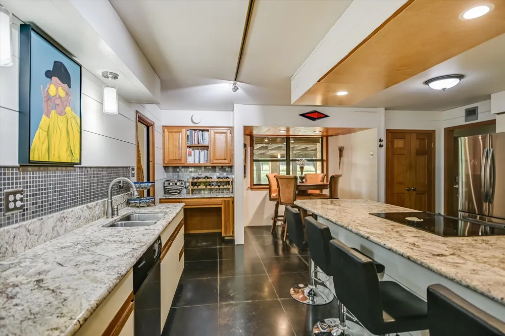 4301 Lone Man Mountain Road Wimberley, TX 78676