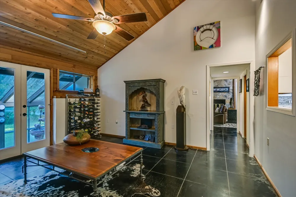 4301 Lone Man Mountain Road Wimberley, TX 78676