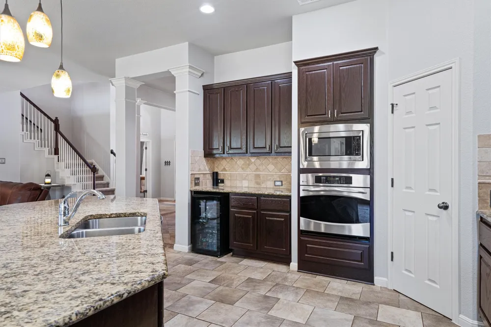 2610 Raindance Leander, TX 78641