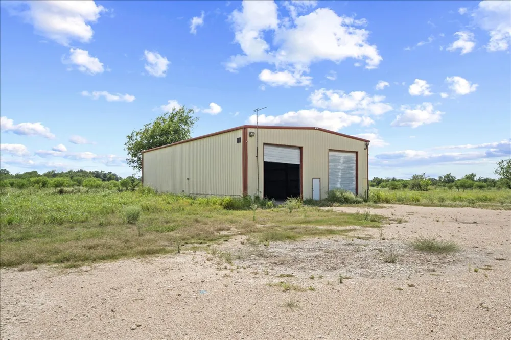 399 Prune Road La Grange, TX 78945
