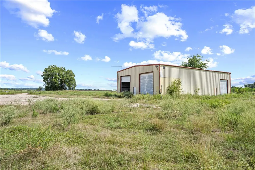 399 Prune Road La Grange, TX 78945