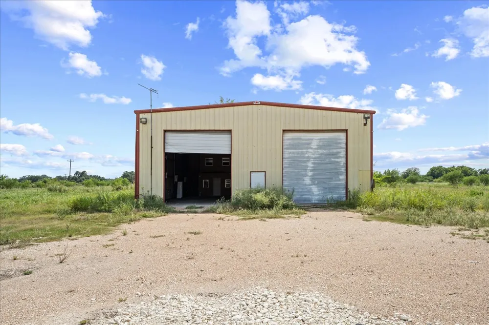 399 Prune Road La Grange, TX 78945