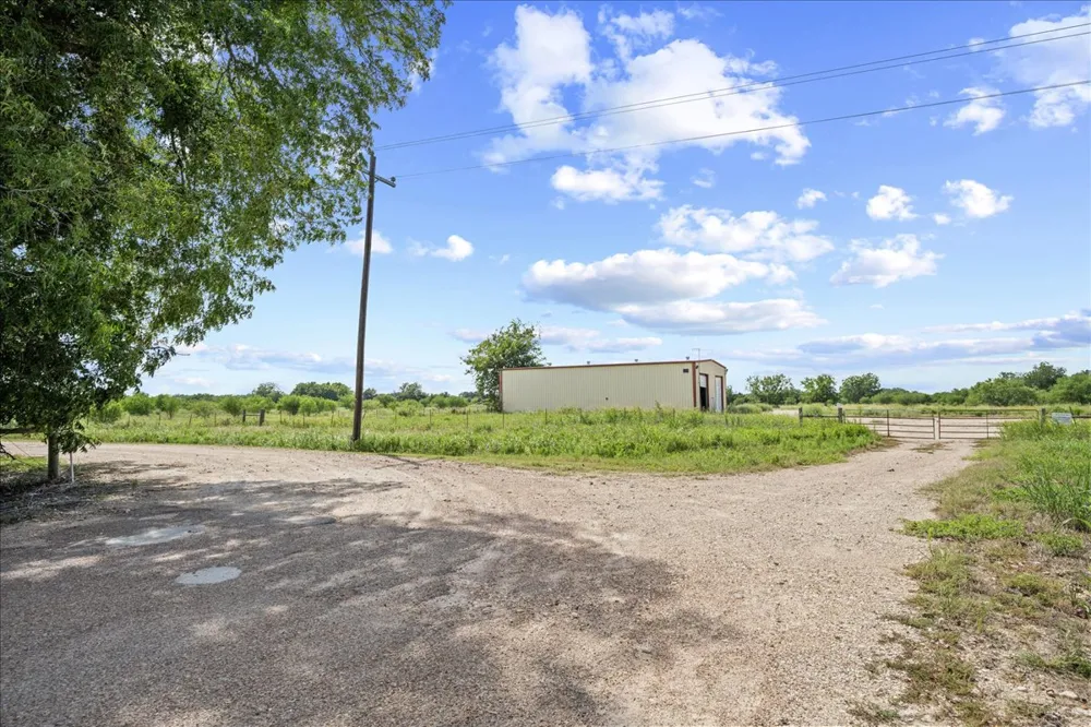 399 Prune Road La Grange, TX 78945
