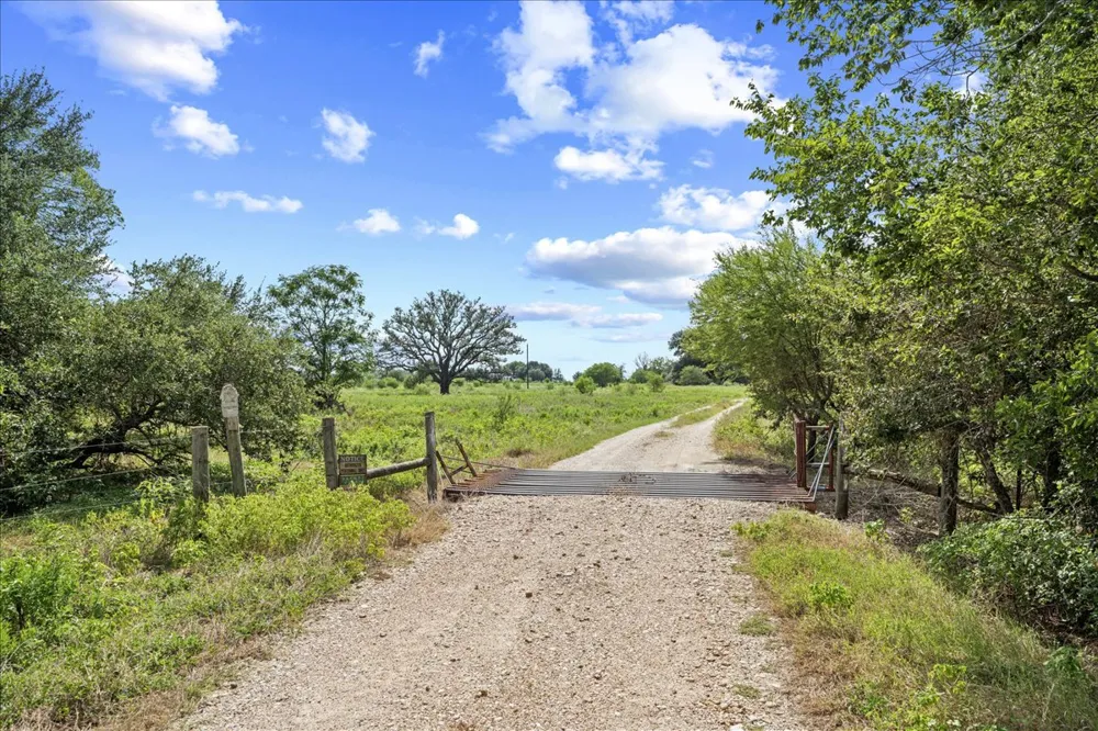 399 Prune Road La Grange, TX 78945