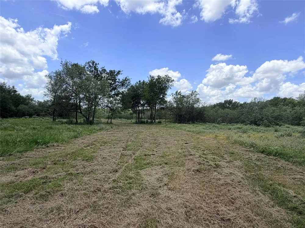 150 Pumper Road Luling, TX 78648