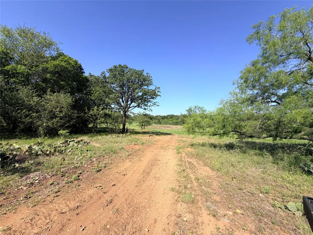 150 Pumper Road Luling, TX 78648