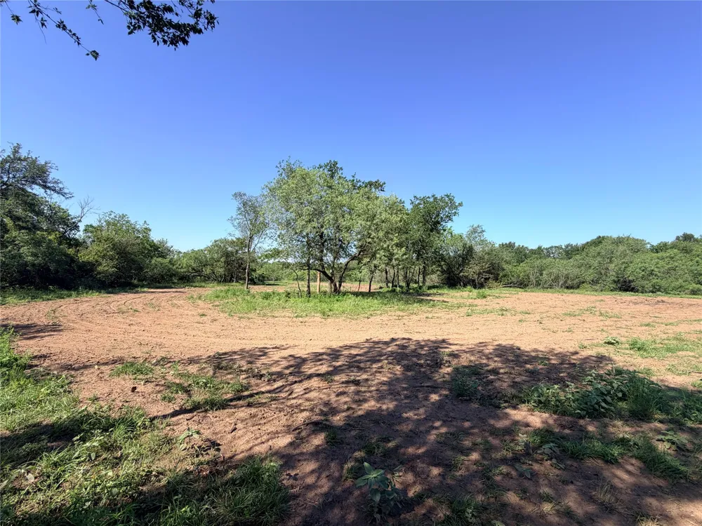 150 Pumper Road Luling, TX 78648