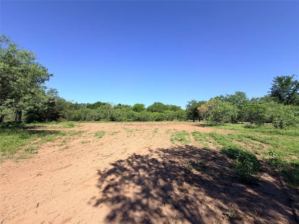 150 Pumper Road Luling, TX 78648
