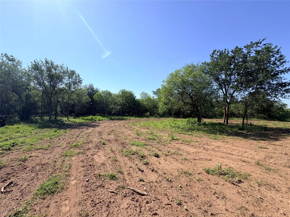 150 Pumper Road Luling, TX 78648