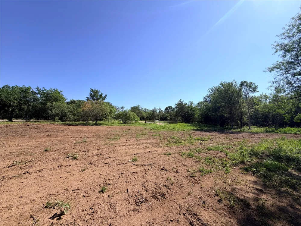 150 Pumper Road Luling, TX 78648