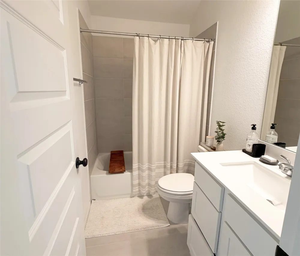 180 Reef Band Drive Kyle, TX 78640