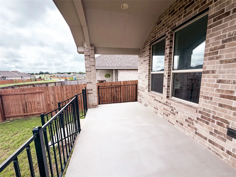 180 Reef Band Drive Kyle, TX 78640