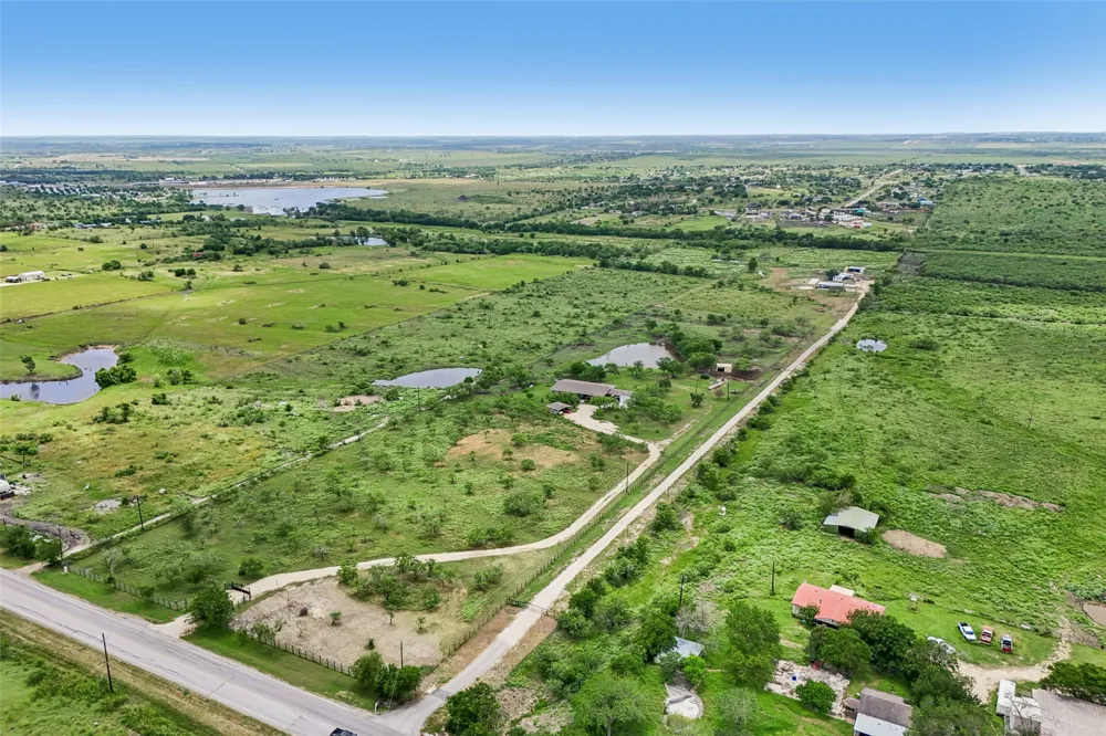8004 Niederwald Strasse Kyle, TX 78640