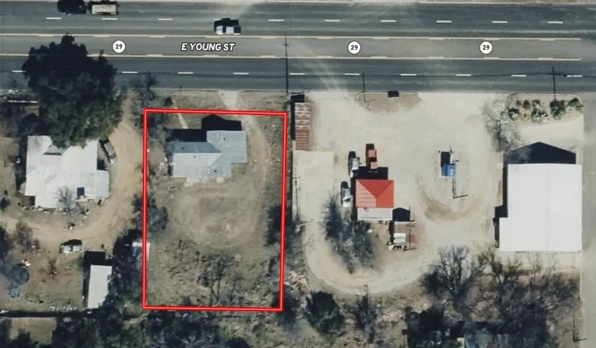 504 E Young Street Llano, TX 78643
