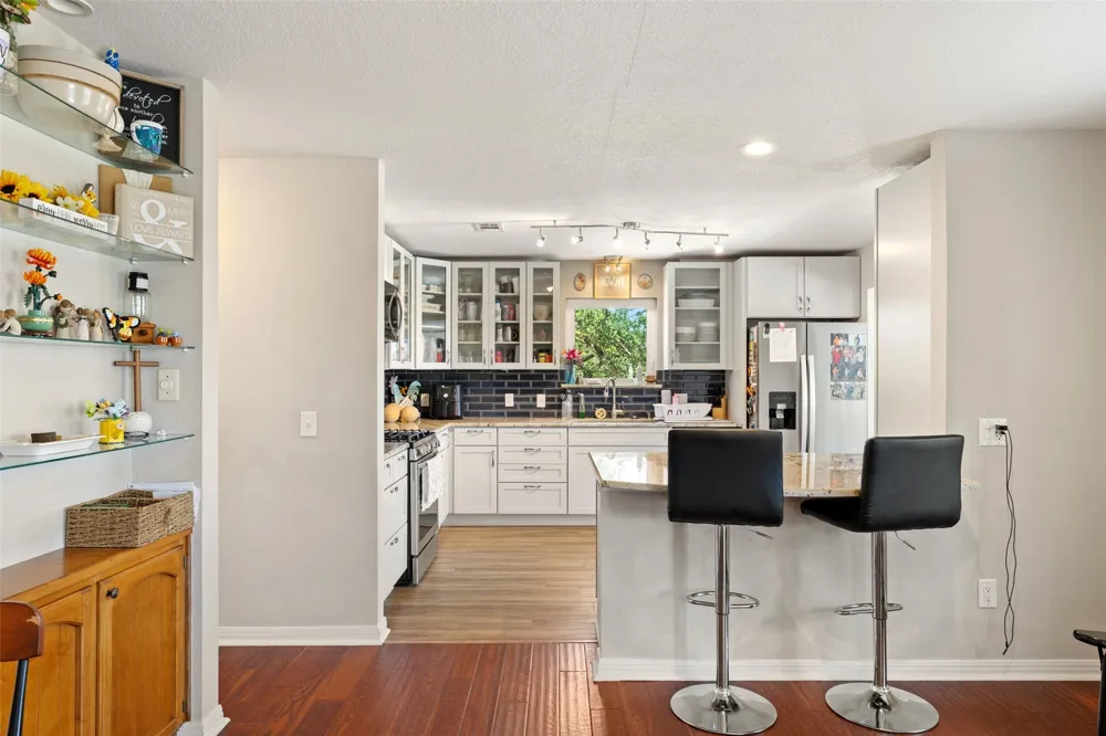 143 Oak Lane Johnson City, TX 78636
