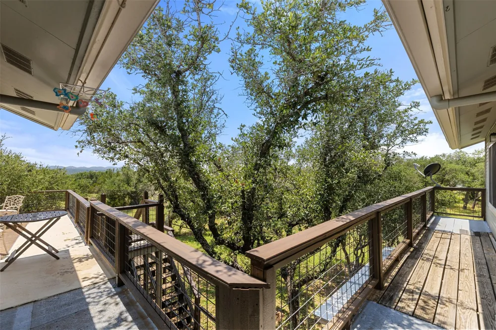 143 Oak Lane Johnson City, TX 78636
