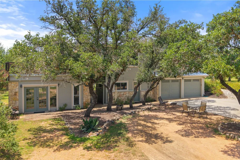 143 Oak Lane Johnson City, TX 78636