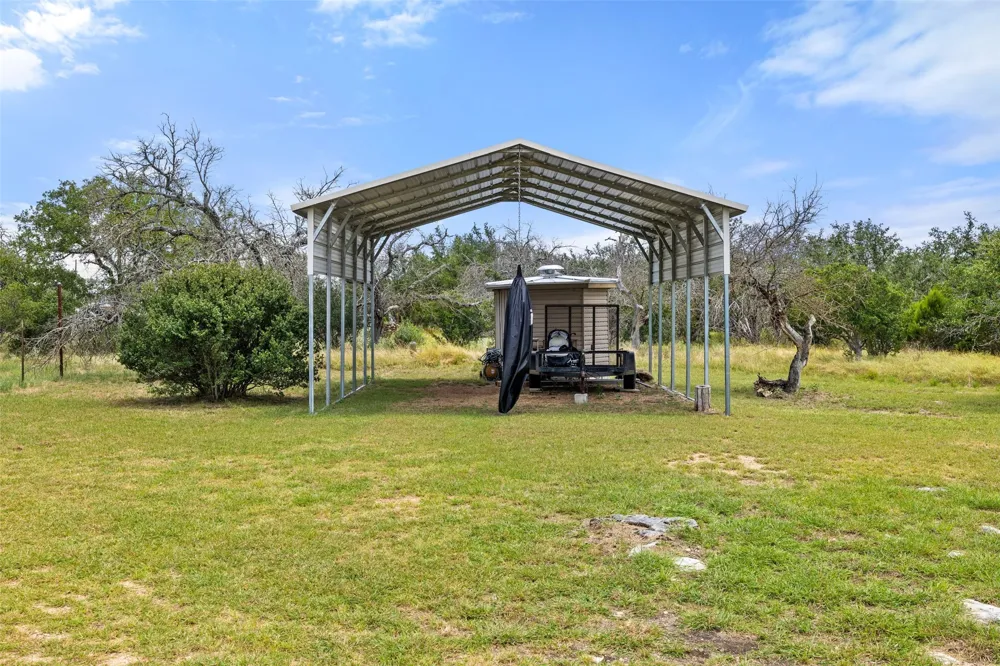 143 Oak Lane Johnson City, TX 78636
