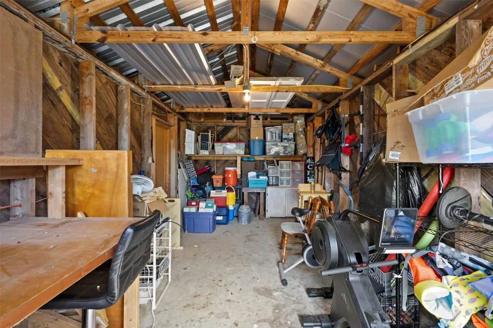 143 Oak Lane Johnson City, TX 78636
