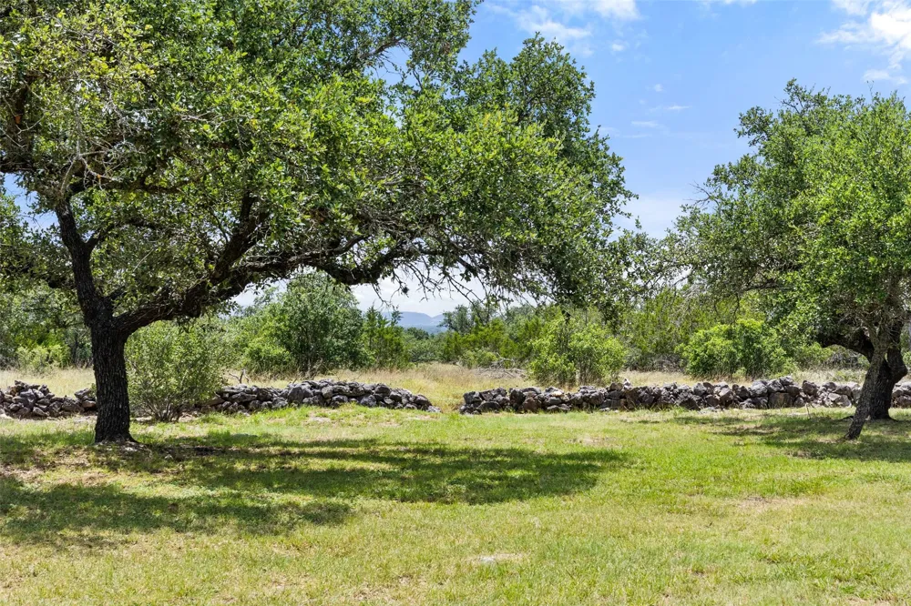 143 Oak Lane Johnson City, TX 78636