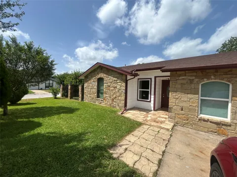 1909 Heathwood Circle
