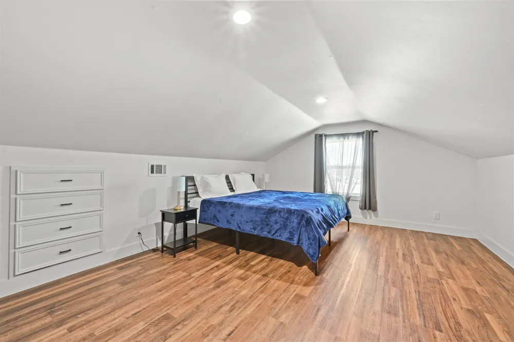 811 S Commerce Street Lockhart, TX 78644