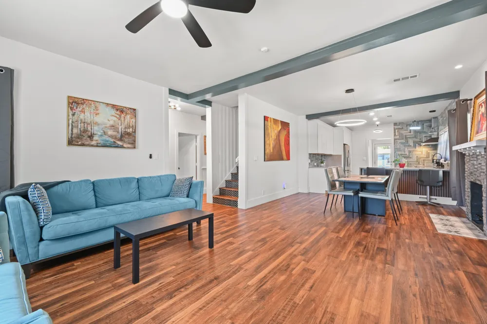 811 S Commerce Street Lockhart, TX 78644