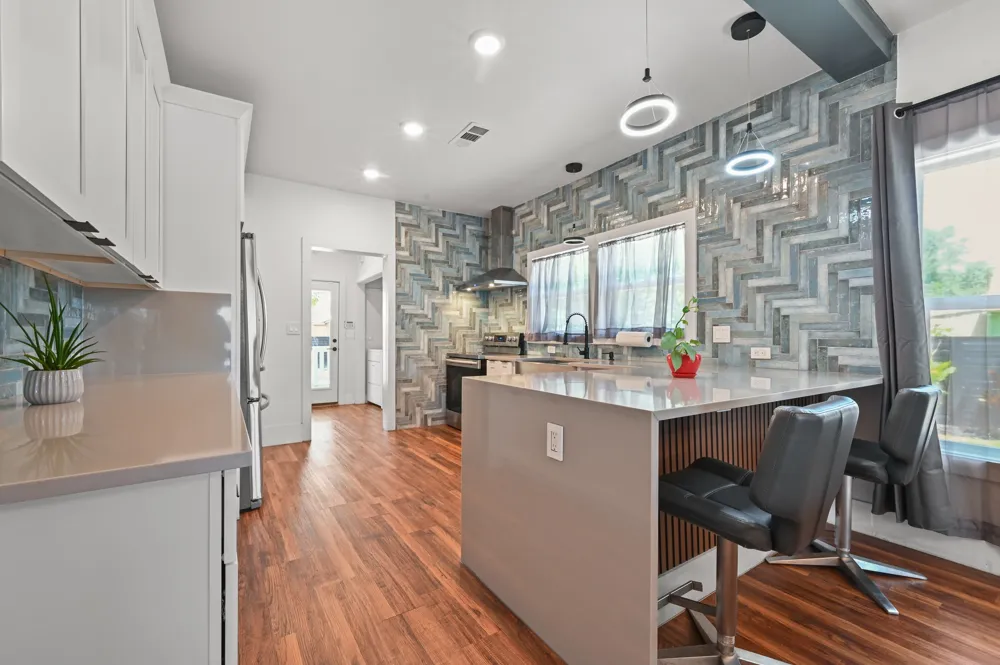 811 S Commerce Street Lockhart, TX 78644