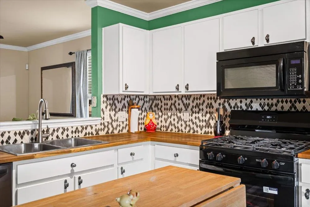 12209 Briarcreek Loop Manor, TX 78653
