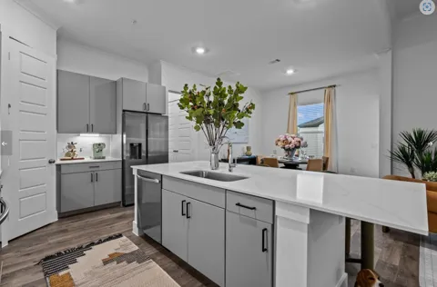 476 Suffield Drive #809