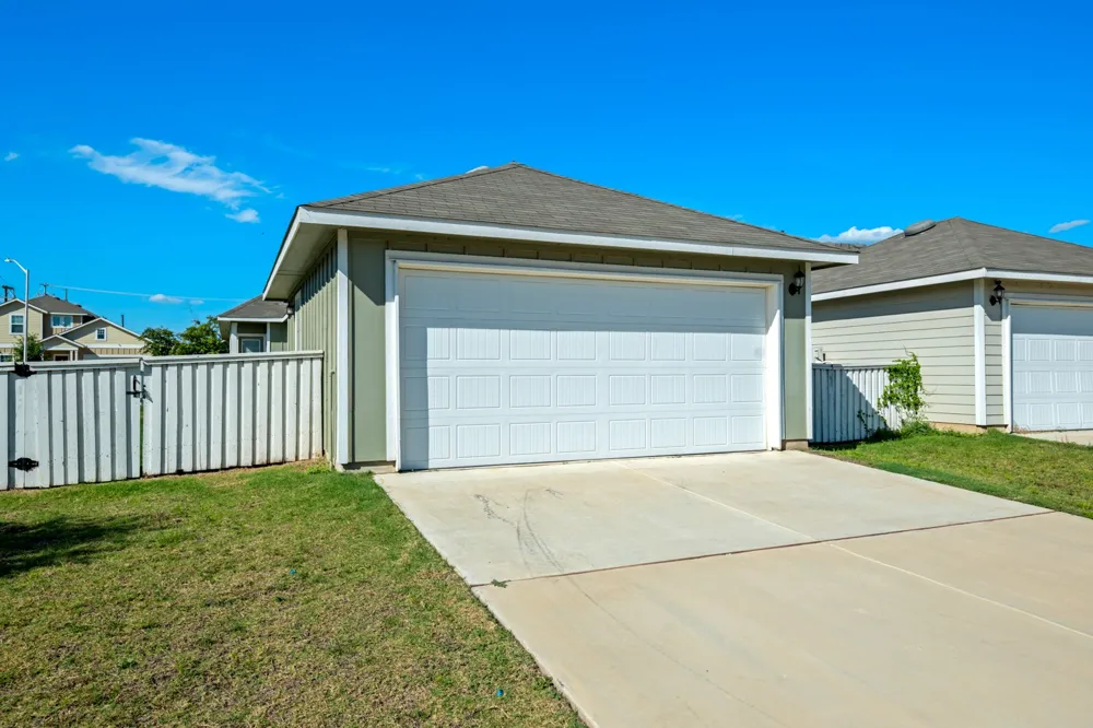 300 Hortus Drive Kyle, TX 78640