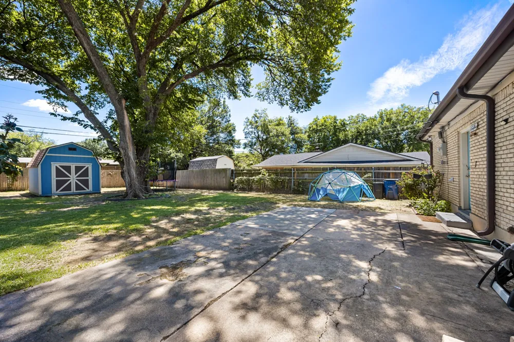 404 E Alexander Lane Euless, TX 76040