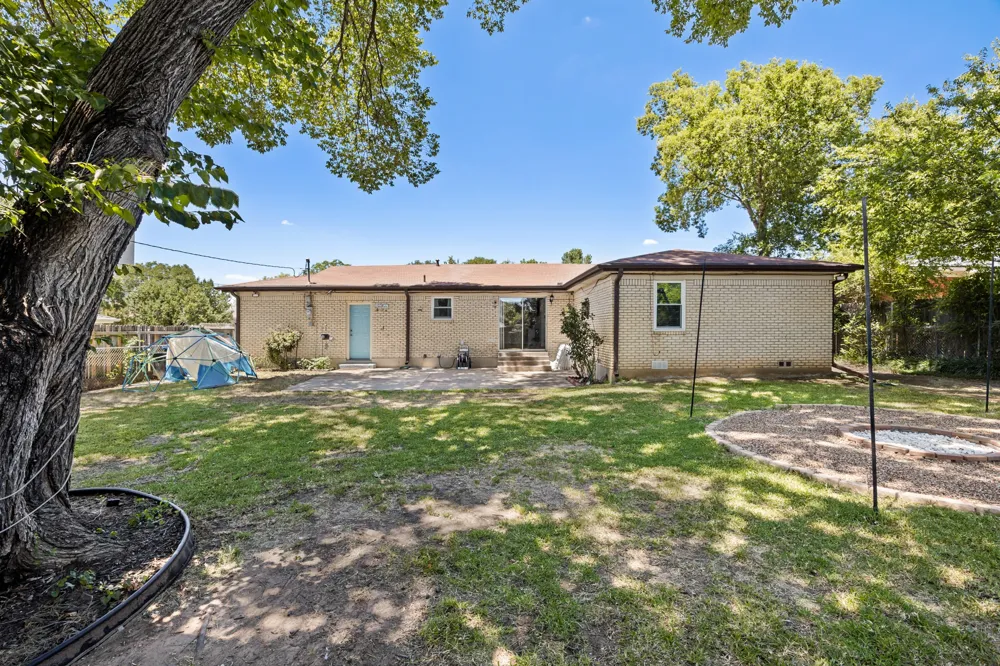 404 E Alexander Lane Euless, TX 76040