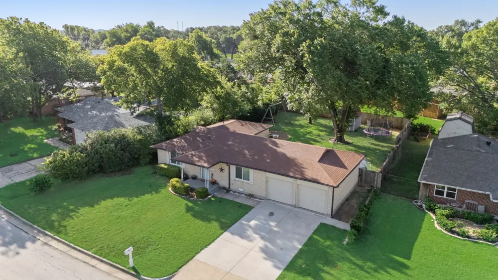 404 E Alexander Lane Euless, TX 76040