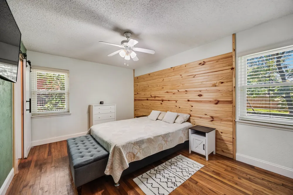 404 E Alexander Lane Euless, TX 76040
