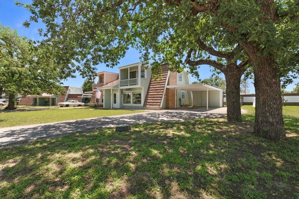 226 Big Oaks Drive Kingsland, TX 78639