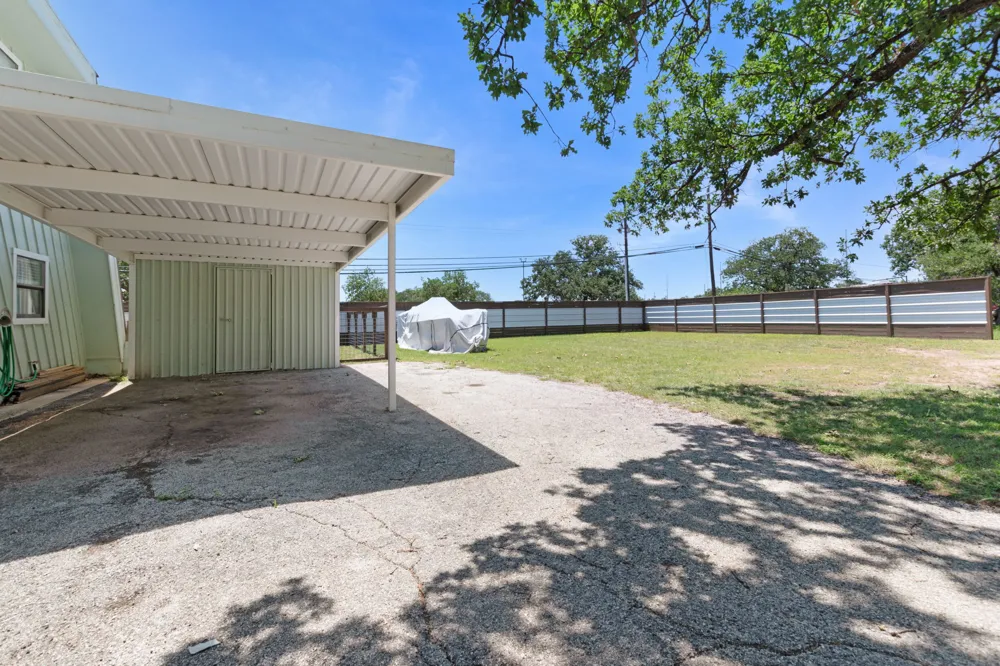 226 Big Oaks Drive Kingsland, TX 78639