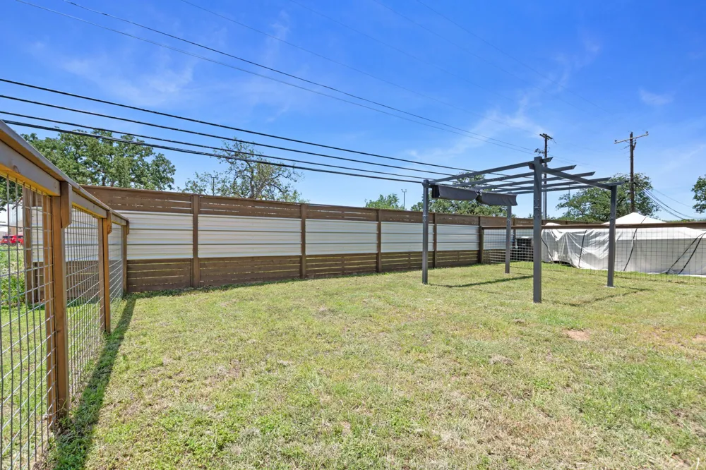 226 Big Oaks Drive Kingsland, TX 78639