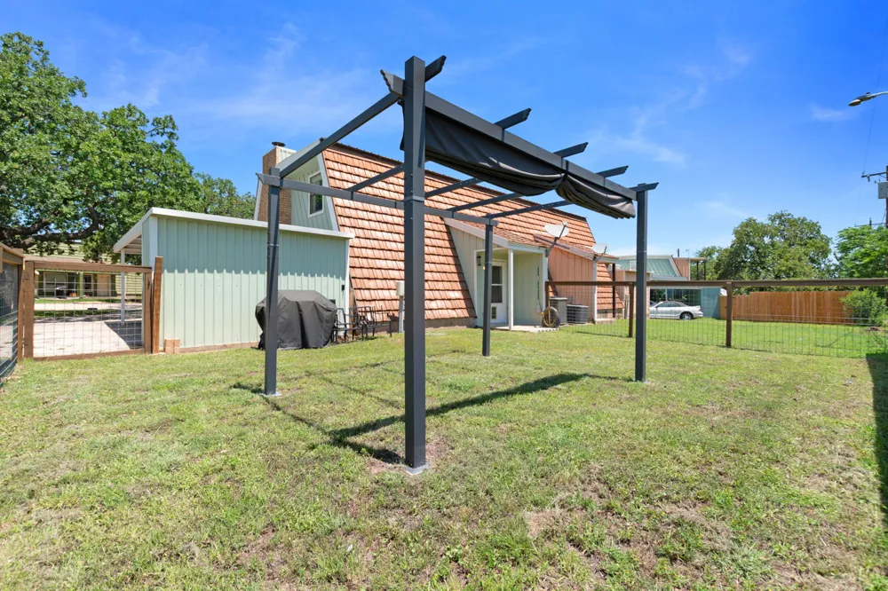 226 Big Oaks Drive Kingsland, TX 78639