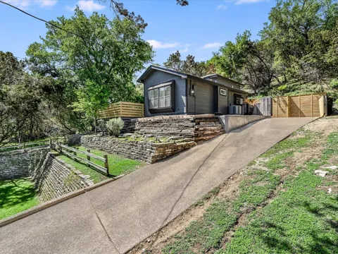2712 Geronimo Trail