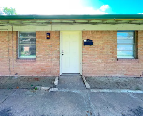 902 Meadows Drive #C