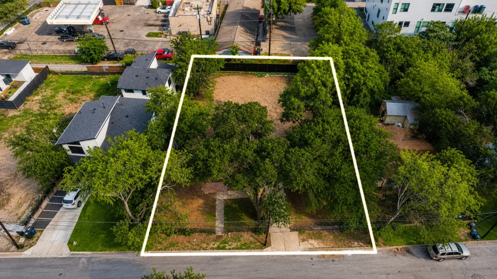 2017 E 8th Street Austin, TX 78702