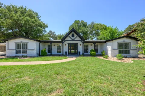 303 Lakeway Drive