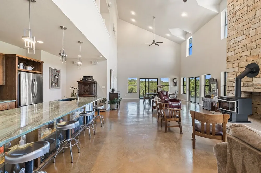 1101 Windy Hills Road Dripping Springs, TX 78620