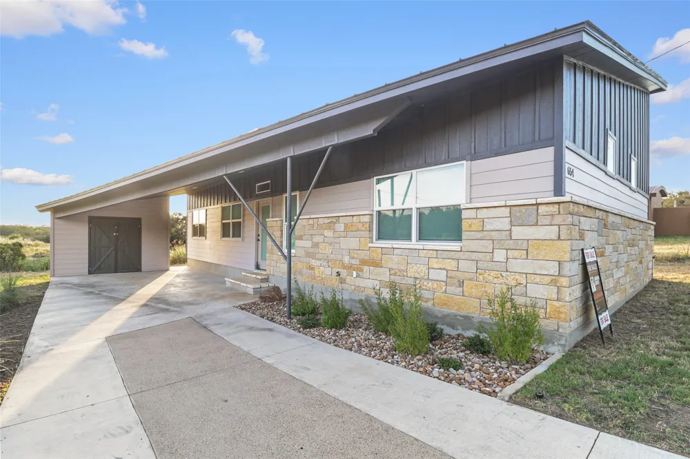 654 Maple Lane Cottonwood Shores, TX 78657