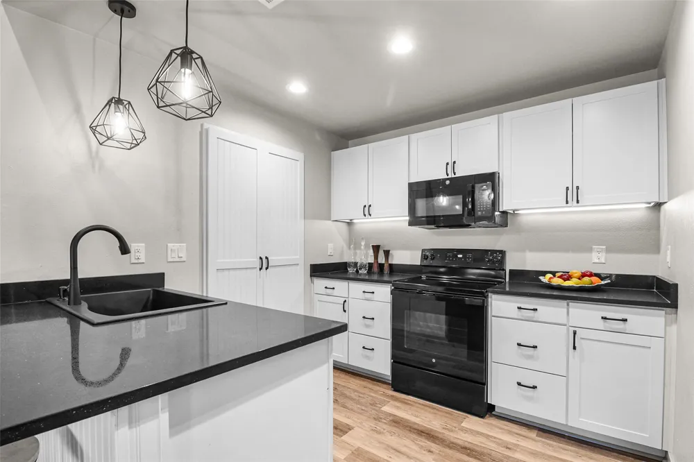 654 Maple Lane Cottonwood Shores, TX 78657