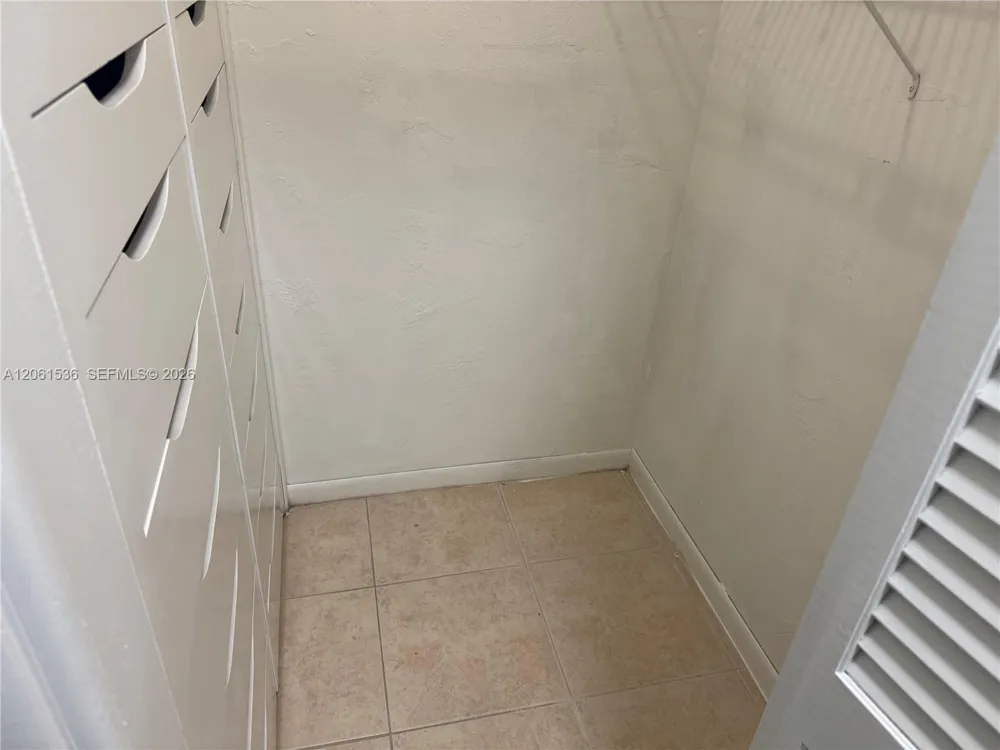 4730 NW 10th Ct #210 Plantation, FL 33313
