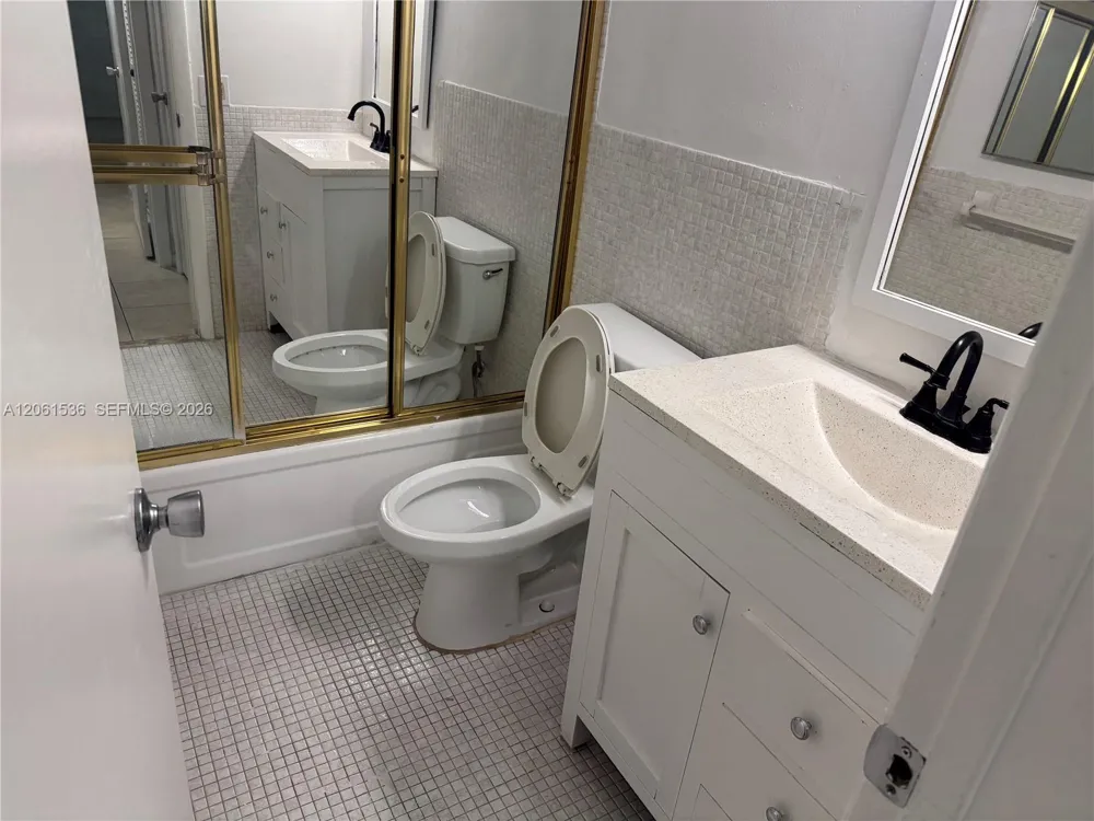 4730 NW 10th Ct #210 Plantation, FL 33313