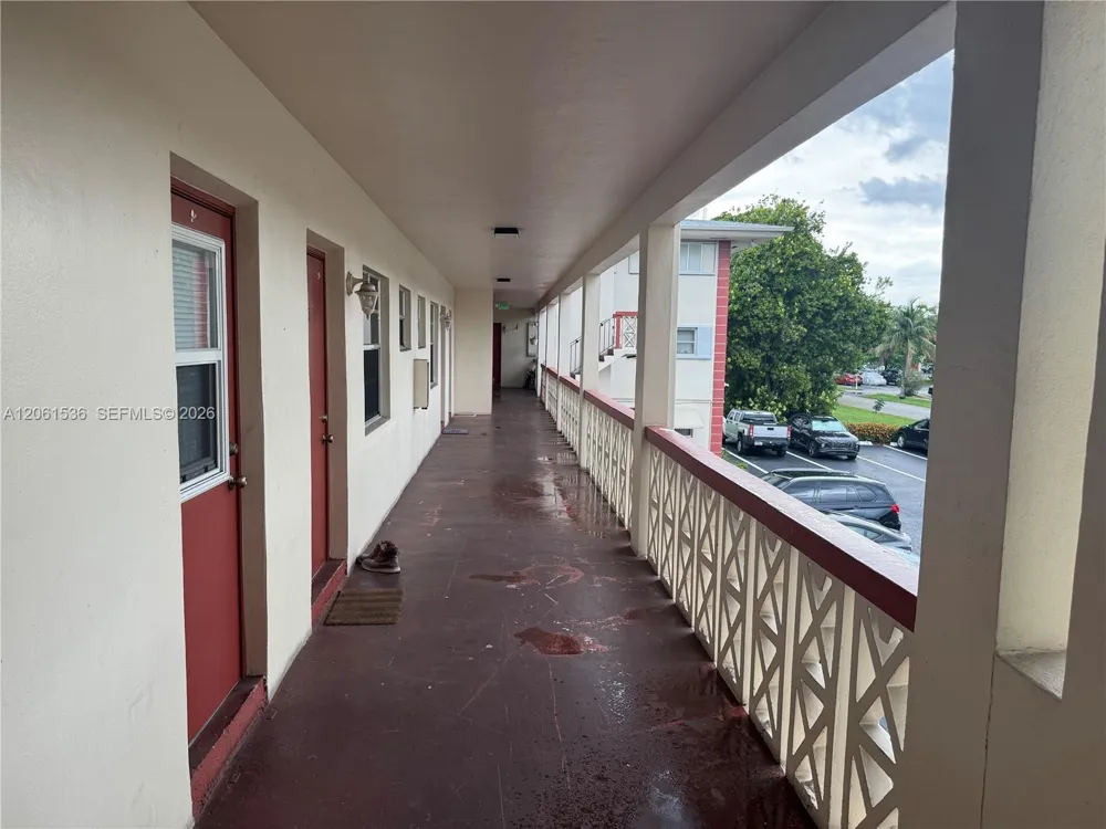 4730 NW 10th Ct #210 Plantation, FL 33313