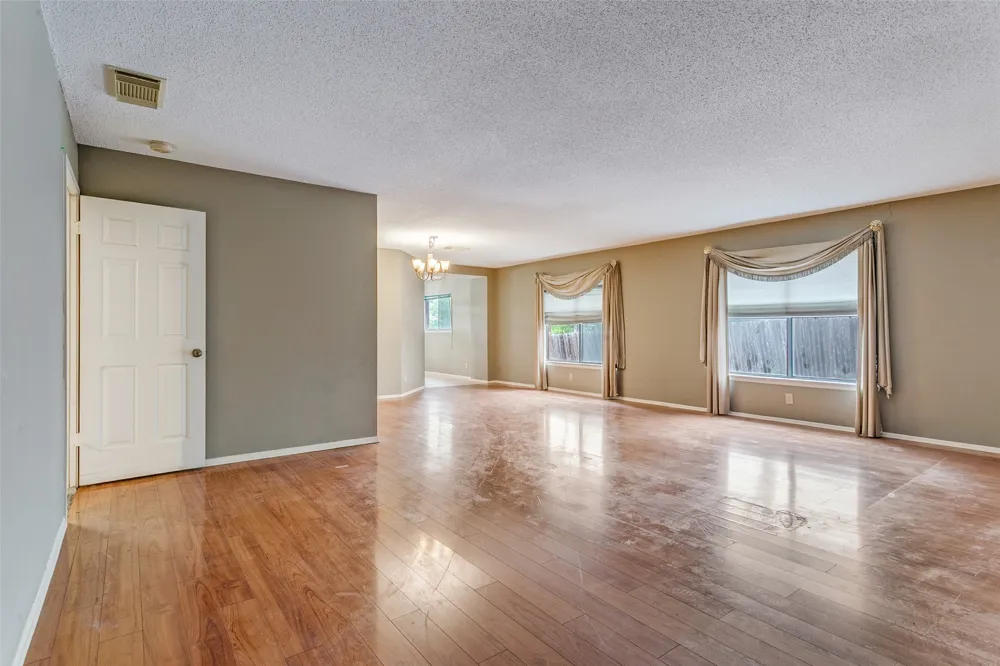 4223 Lakebend West Drive San Antonio, TX 78244